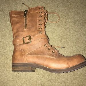 Size 9 Leather boots